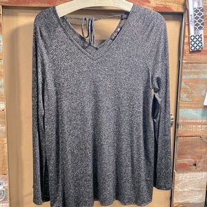 Vision USA top black and gray, long sleeve, V-neck, front and back